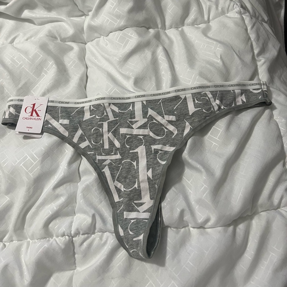 NWT Calvin Klein thong